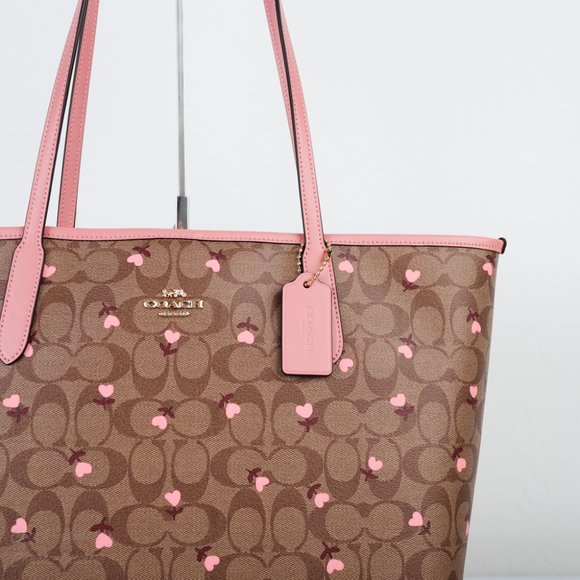 NWT Coach City Tote in Signature Canvas with Heart - Picture 3 of 9